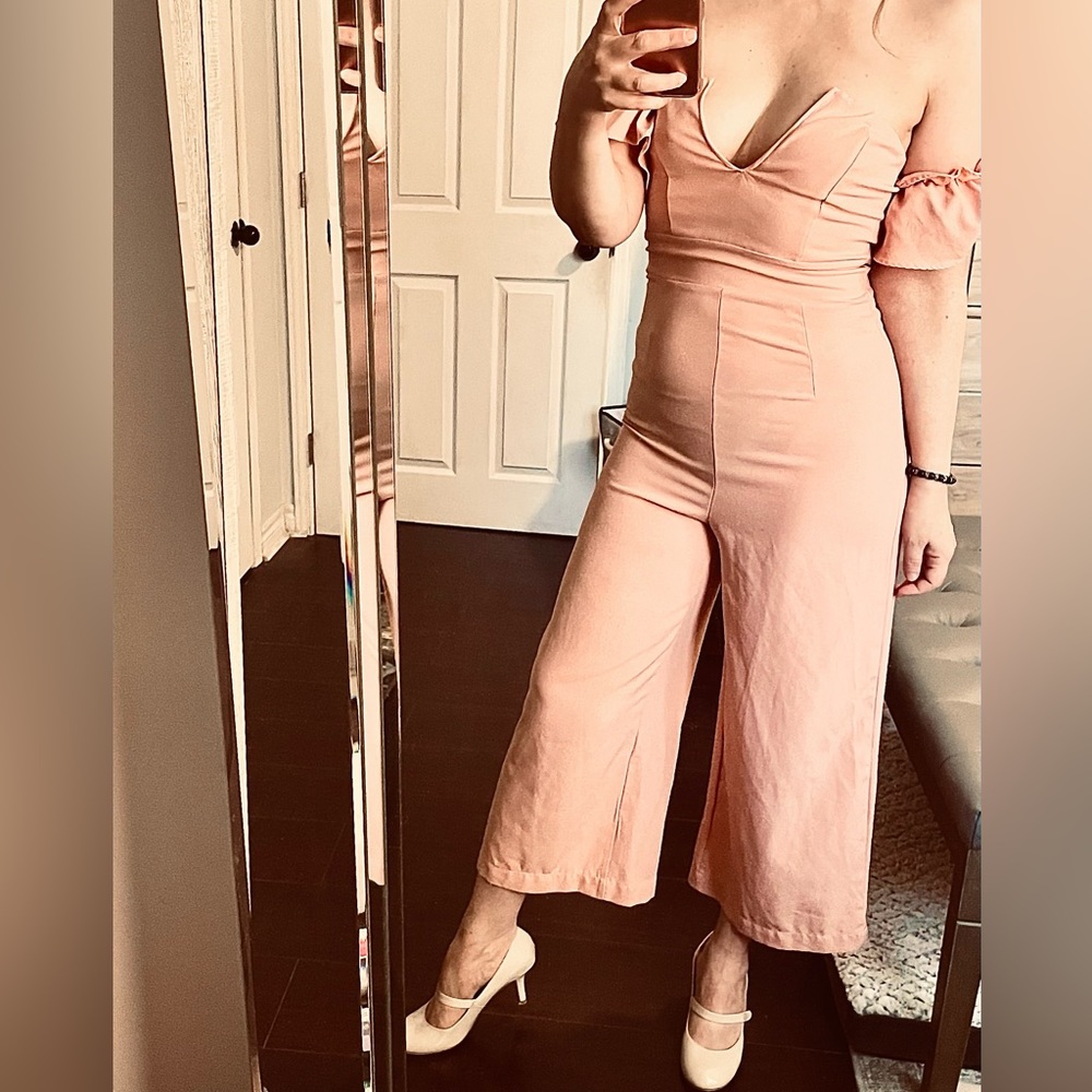 2/$15 Revamped cropped leg off the shoulder jumpsuit size small